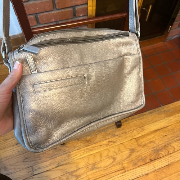 Eric Alexandr leather everyday purse with many compartments - Picture 4 of 9